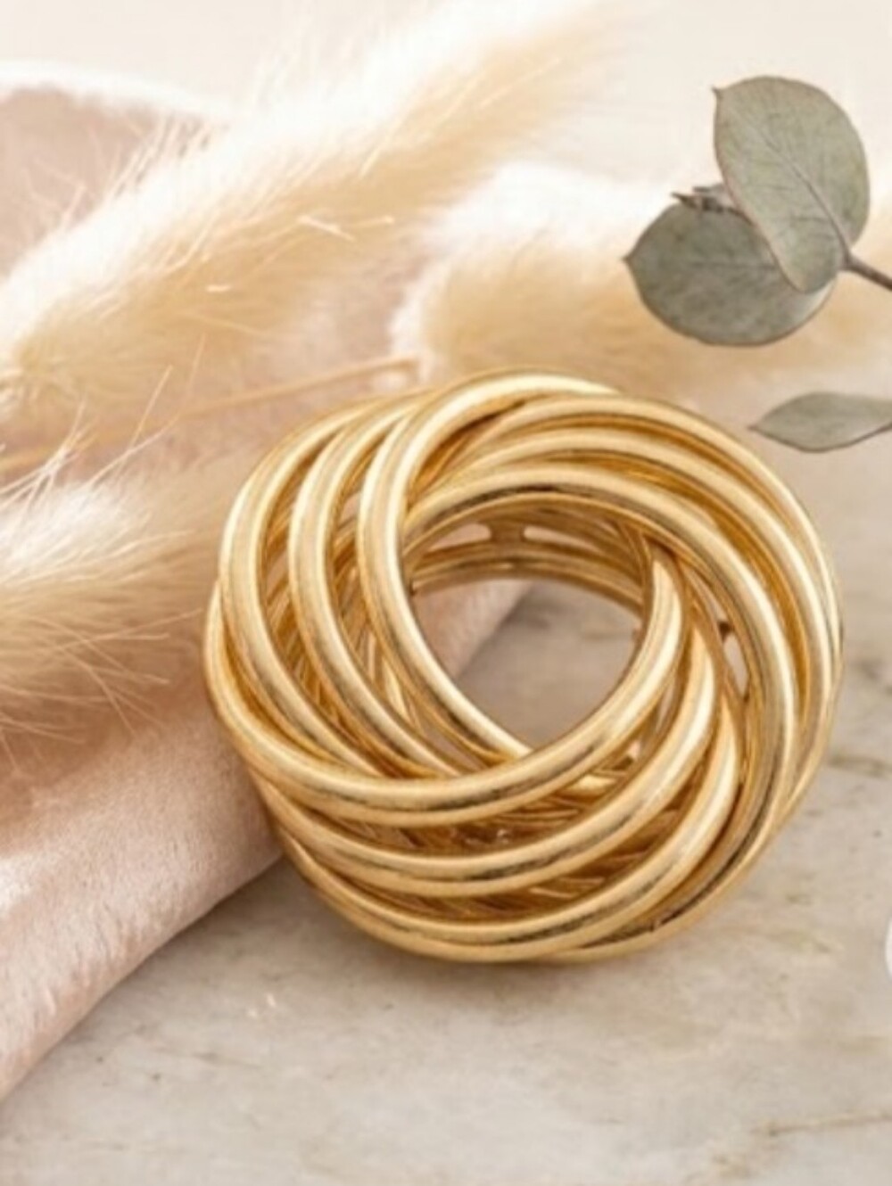 Intertwined Gold Layered Abstract "Donut" Brooch